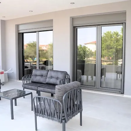 Avanto Lefkas Awaits