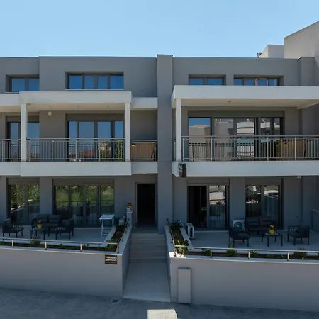 Avanto Lefkas Awaits Lefkáda