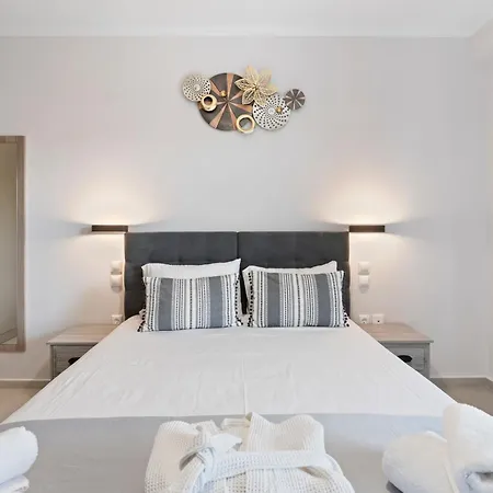 Avanto Lefkas Awaits *